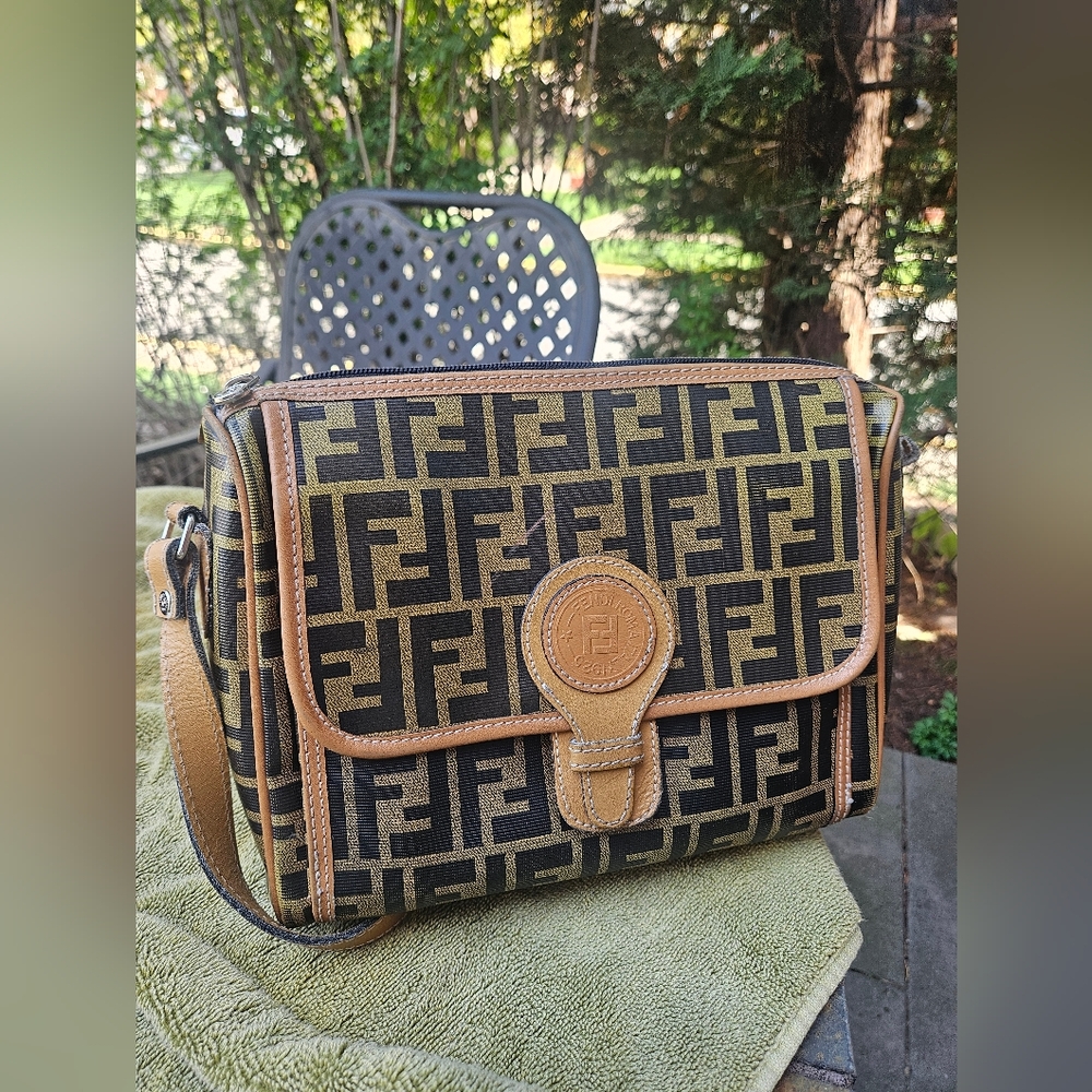 1970s Fendi Zucca Monogram Canvas Crossbody Bag in Black & Tan - Picture 12 of 12